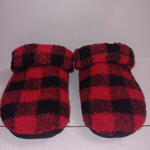 CROCS PLAID PRINT FAUX FUR SLIPPERS